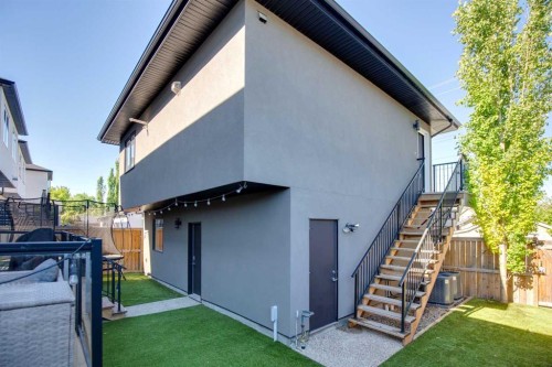 423 7A Street Ne, Calgary, AB - Outdoor With Exterior
