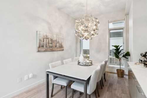423 7A Street Ne, Calgary, AB - Indoor Photo Showing Dining Room