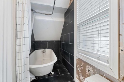 213 7A Street Ne, Calgary, AB 