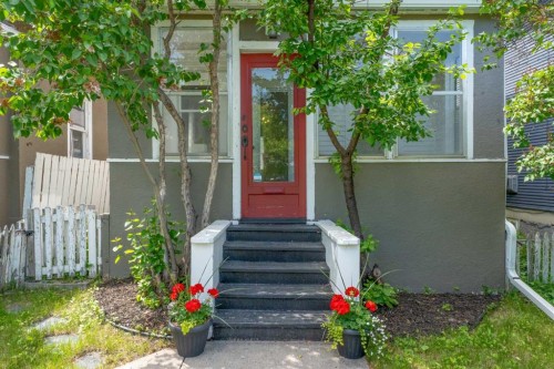 213 7A Street Ne, Calgary, AB 