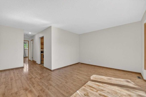 3304 Temple Way Ne, Calgary, AB 