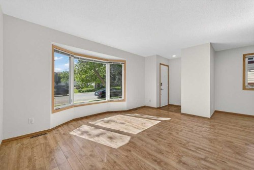 3304 Temple Way Ne, Calgary, AB 