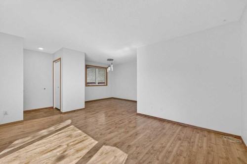 3304 Temple Way Ne, Calgary, AB 