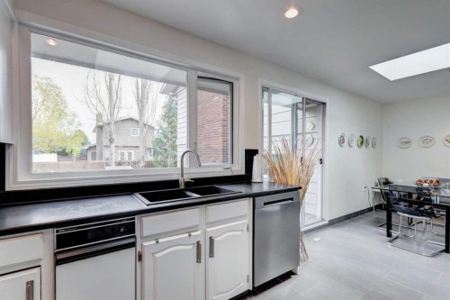 304 Lake Mead Crescent Se, Calgary, AB 