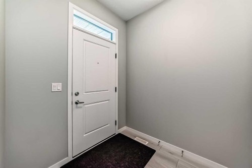 984 Seton Circle Se, Calgary, AB - Indoor Photo Showing Other Room