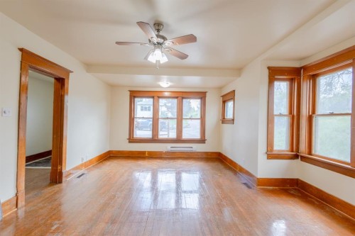 2452 28 Avenue Sw, Calgary, AB 