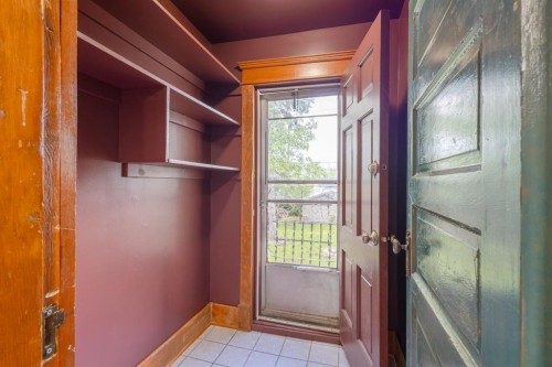 2452 28 Avenue Sw, Calgary, AB 