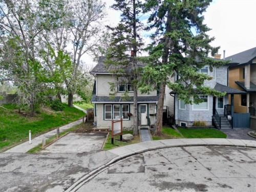 2452 28 Avenue SW Calgary, AB T2T 1K9