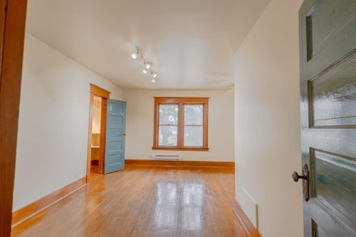 2452 28 Avenue Sw, Calgary, AB 