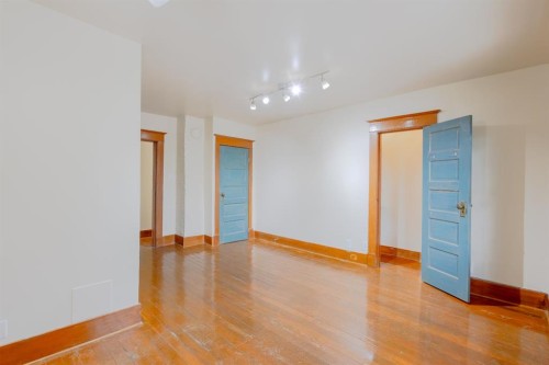 2452 28 Avenue Sw, Calgary, AB 