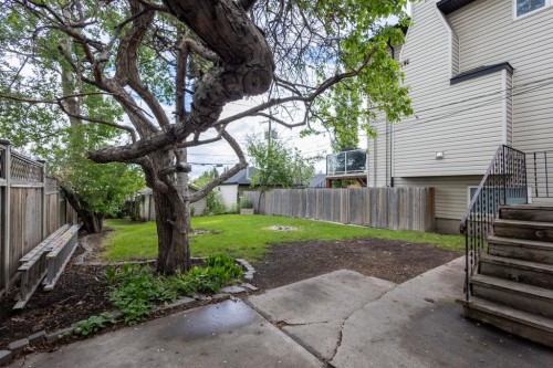 2452 28 Avenue Sw, Calgary, AB 
