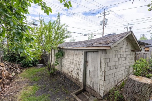 2452 28 Avenue Sw, Calgary, AB 