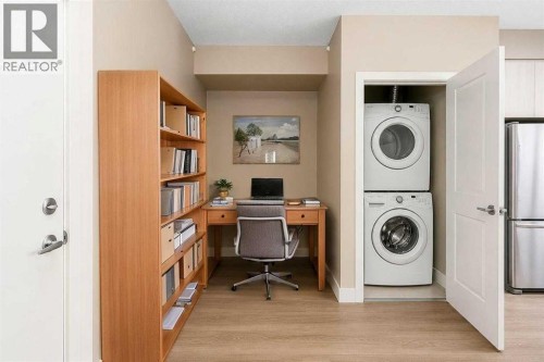 316-93 34 Avenue Sw, Calgary, AB - Indoor Photo Showing Laundry Room