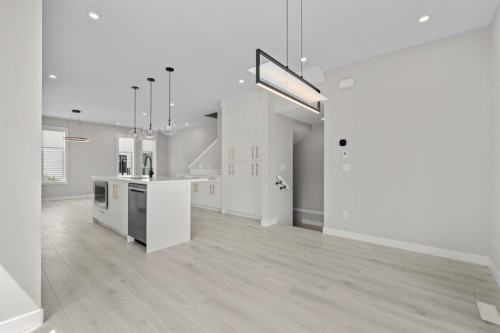 203-8155 8 Avenue Sw, Calgary, AB 