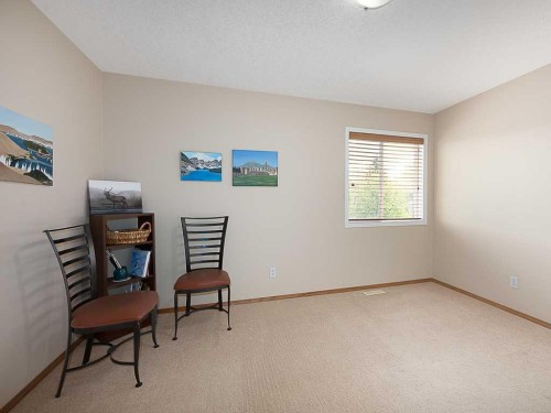143 Cougarstone Square Sw, Calgary, AB 