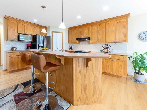143 Cougarstone Square Sw, Calgary, AB 