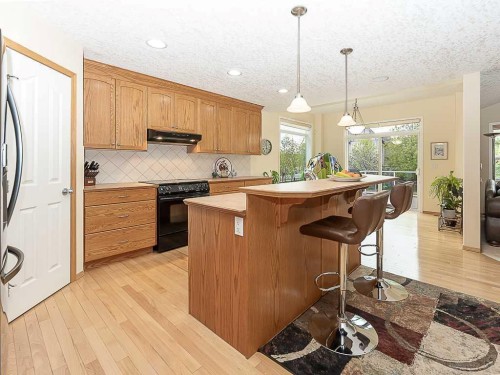 143 Cougarstone Square Sw, Calgary, AB 