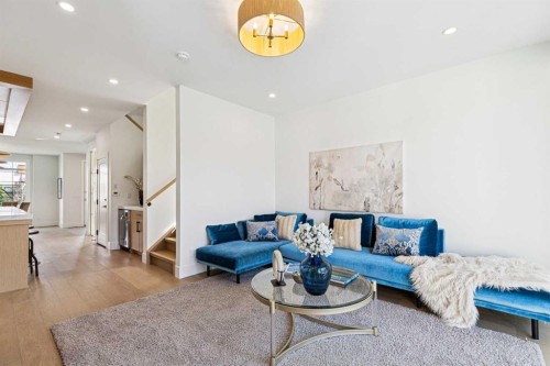 1527 29 Avenue Sw, Calgary, AB - Indoor Photo Showing Living Room