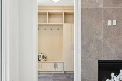 1527 29 Avenue Sw, Calgary, AB - Indoor Photo Showing Bathroom