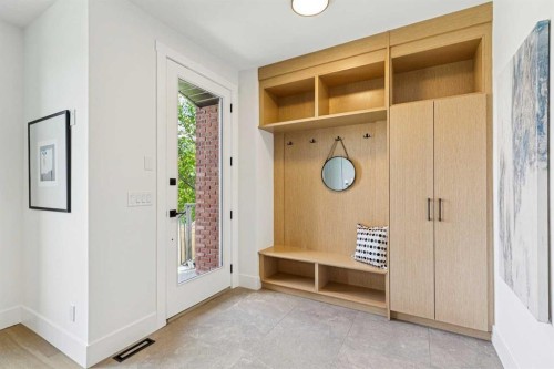 1527 29 Avenue Sw, Calgary, AB - Indoor Photo Showing Other Room