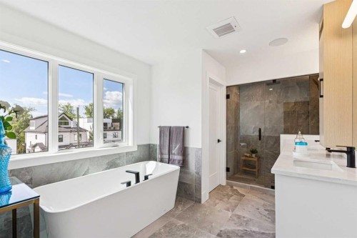 1527 29 Avenue Sw, Calgary, AB - Indoor