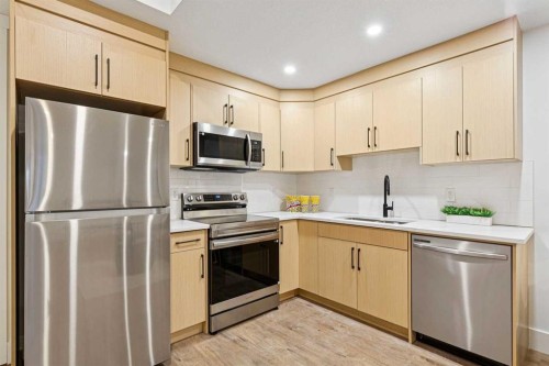 1527 29 Avenue Sw, Calgary, AB - Indoor