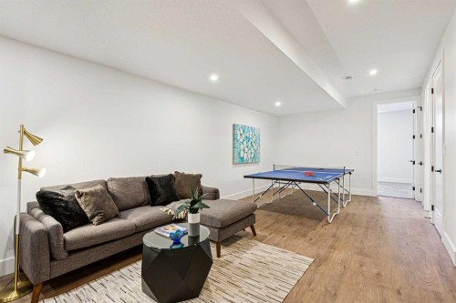 1527 29 Avenue Sw, Calgary, AB - Indoor
