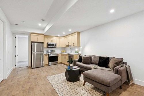 1527 29 Avenue Sw, Calgary, AB - Indoor Photo Showing Kitchen With Stainless Steel Kitchen