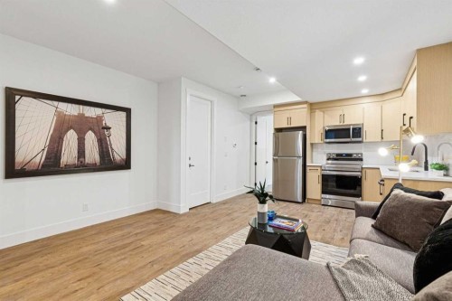 1527 29 Avenue Sw, Calgary, AB - Indoor