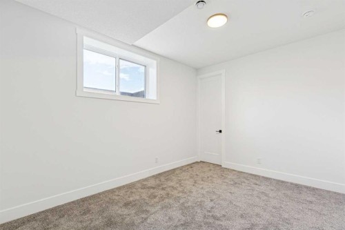 1527 29 Avenue Sw, Calgary, AB - Indoor Photo Showing Other Room