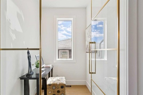 1527 29 Avenue Sw, Calgary, AB - Indoor Photo Showing Laundry Room