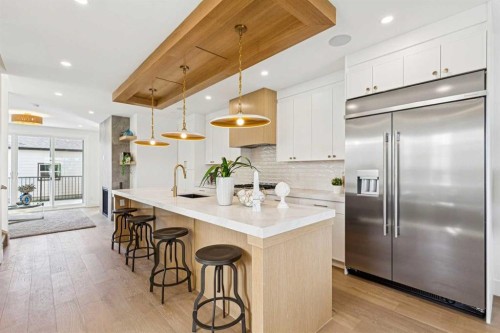 1527 29 Avenue Sw, Calgary, AB - Indoor Photo Showing Kitchen With Upgraded Kitchen