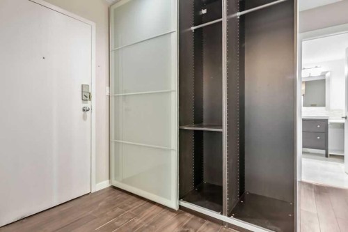 204-1512 16 Avenue Sw, Calgary, AB - Indoor Photo Showing Other Room