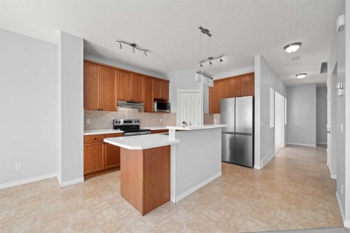 102 Kincora Glen Mews Nw, Calgary, AB 