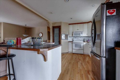 123 Nolan Street, Red Deer, AB - Indoor Photo Showing Kitchen