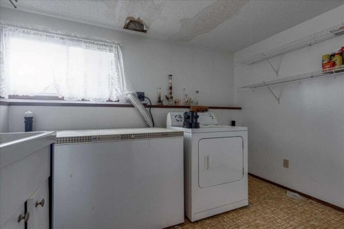 123 Nolan Street, Red Deer, AB - Indoor Photo Showing Laundry Room