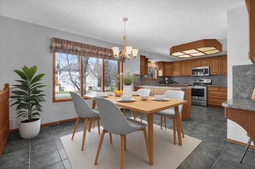 531 Sierra Morena Court Sw, Calgary, AB - Indoor Photo Showing Dining Room