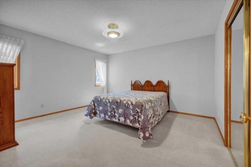 531 Sierra Morena Court Sw, Calgary, AB - Indoor Photo Showing Bedroom