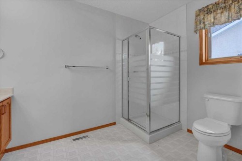 531 Sierra Morena Court Sw, Calgary, AB - Indoor Photo Showing Bathroom