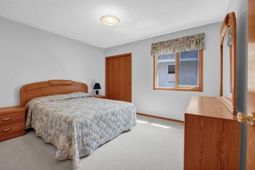 531 Sierra Morena Court Sw, Calgary, AB - Indoor Photo Showing Bedroom