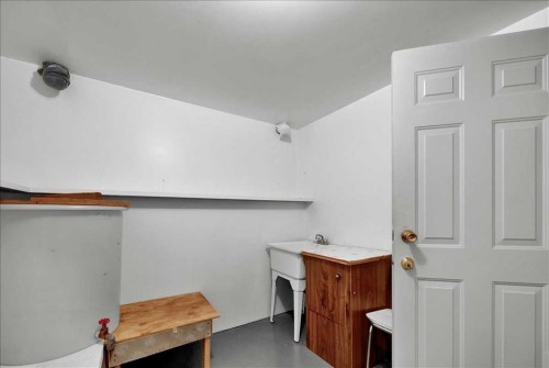 531 Sierra Morena Court Sw, Calgary, AB - Indoor Photo Showing Other Room