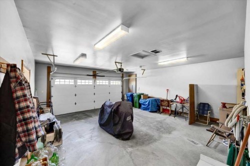 531 Sierra Morena Court Sw, Calgary, AB - Indoor Photo Showing Garage