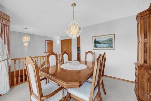 531 Sierra Morena Court Sw, Calgary, AB - Indoor Photo Showing Dining Room