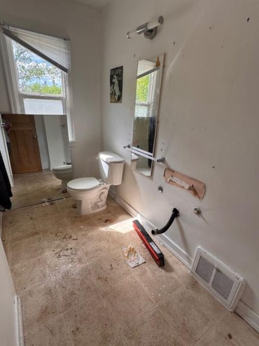 458 34 Avenue Nw, Calgary, AB 