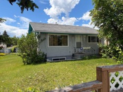 4327 70 Street NW Calgary, AB T3B 2K4