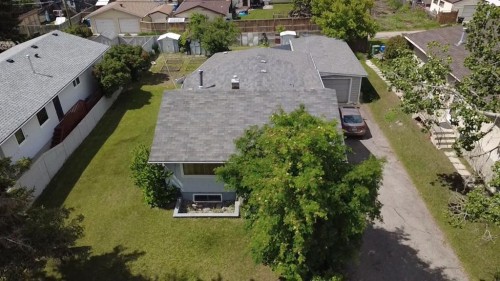 4327 70 Street Nw, Calgary, AB 