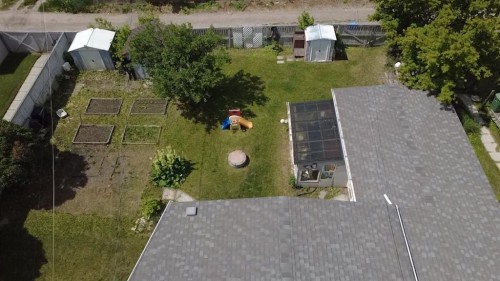 4327 70 Street Nw, Calgary, AB 