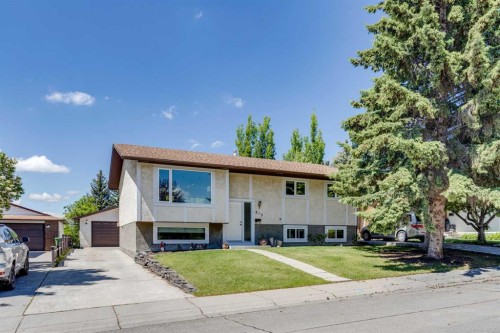 215 Silver Valley Rise Nw, Calgary, AB 