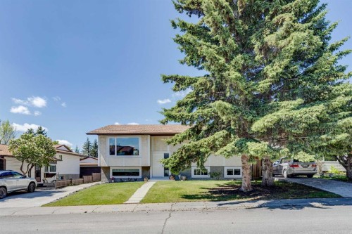 215 Silver Valley Rise Nw, Calgary, AB 