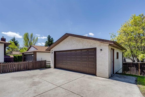 215 Silver Valley Rise Nw, Calgary, AB 